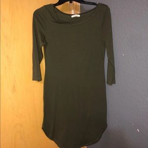 Women’s above knee long sleeve dress. Size 6